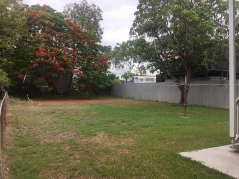 42 Brown Street, Berserker QLD 4701